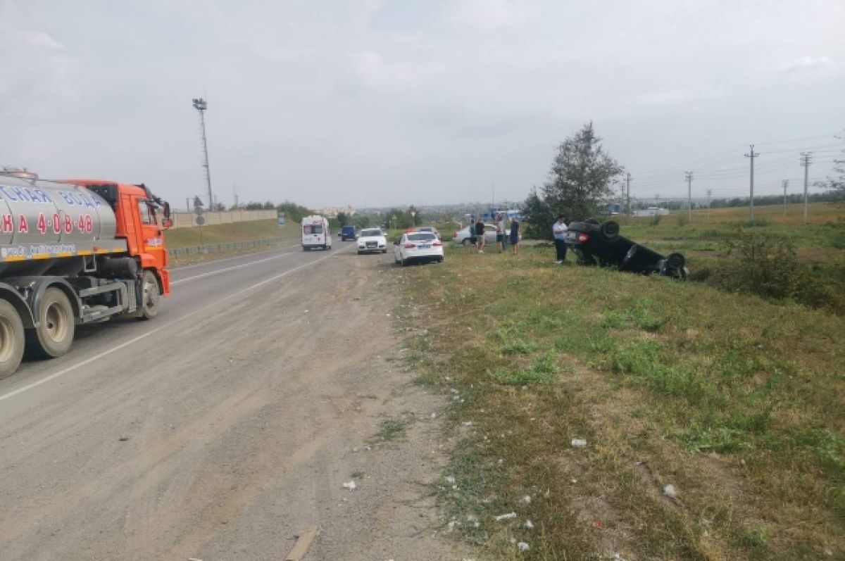 В Ростовской области женщина пострадала в ДТП с перевертышем