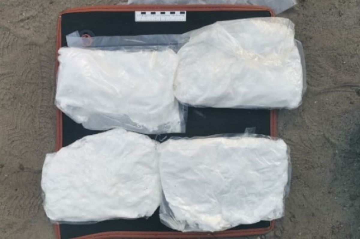 Брянские полицейские задержали наркозакладчиков с 2 кг мефедрона