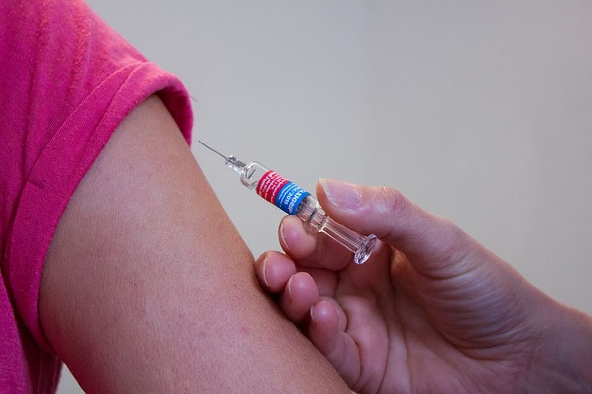 В ВОЗ призвали провести одновременную вакцинацию от гриппа и COVID в Европе
