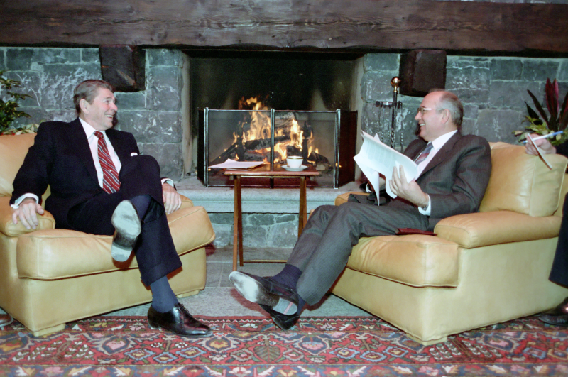 Михаил Горбачев и Рональд Рейган в Женеве, 1986 г. 