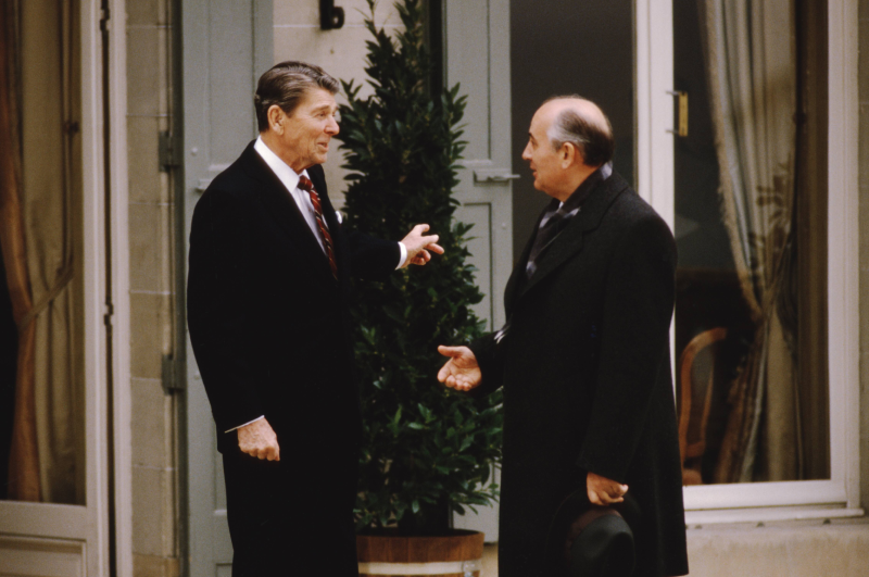 Михаил Горбачев и Рональд Рейган, 1985 г. 