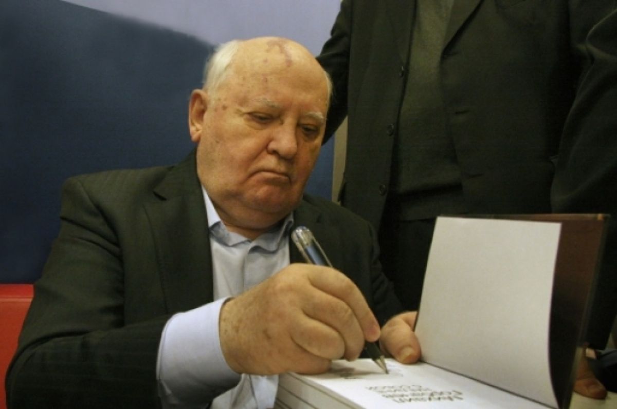 Лапид: Горбачев открыл ворота СССР для иммиграции евреев в Израиль