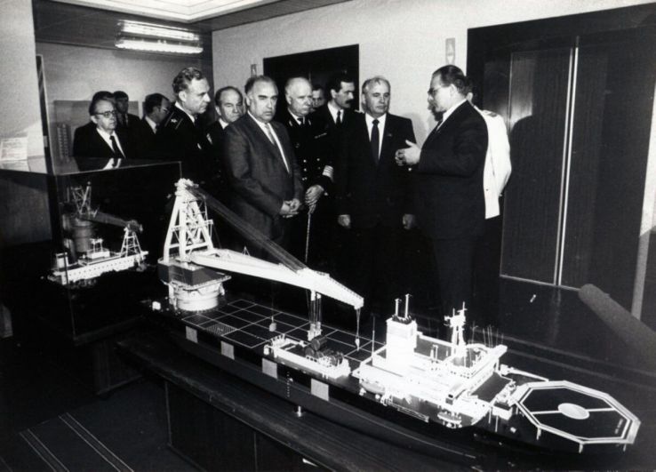 Горбачёв встретился с активом города и области, геологоразведчиками объединений «Арктикморнефтегазразведка» и «Союзморгео».
