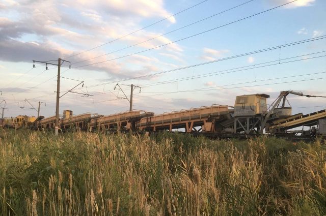 В Орске грузовой поезд насмерть сбил 39-летнего мужчину.