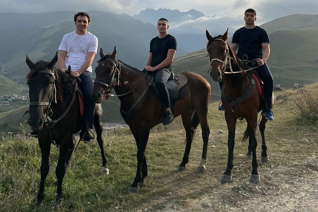 Последние дни перед началом года учёбы Умар Дударов провёл в горах Осетии с друзьями.