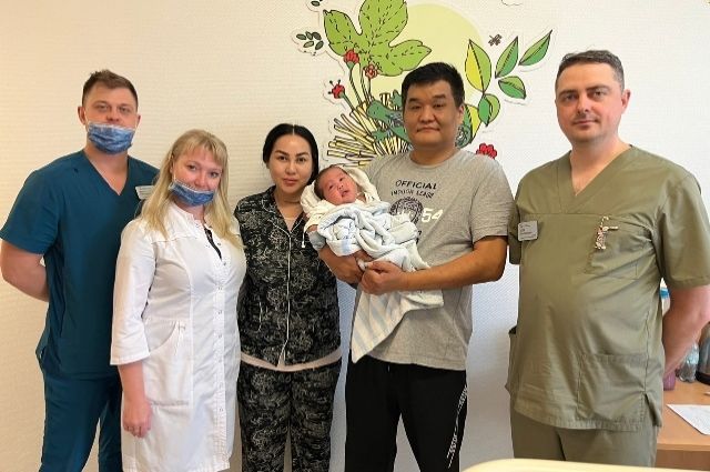 Федеральный центр сердечно-сосудистой хирургии Красноярска родителям малыша порекомендовали монгольские врачи.