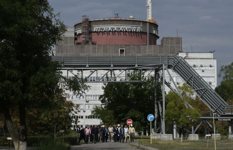 Делегаты Международного агентства по атомной энергии (МАГАТЭ) на территории Запорожской атомной электростанции