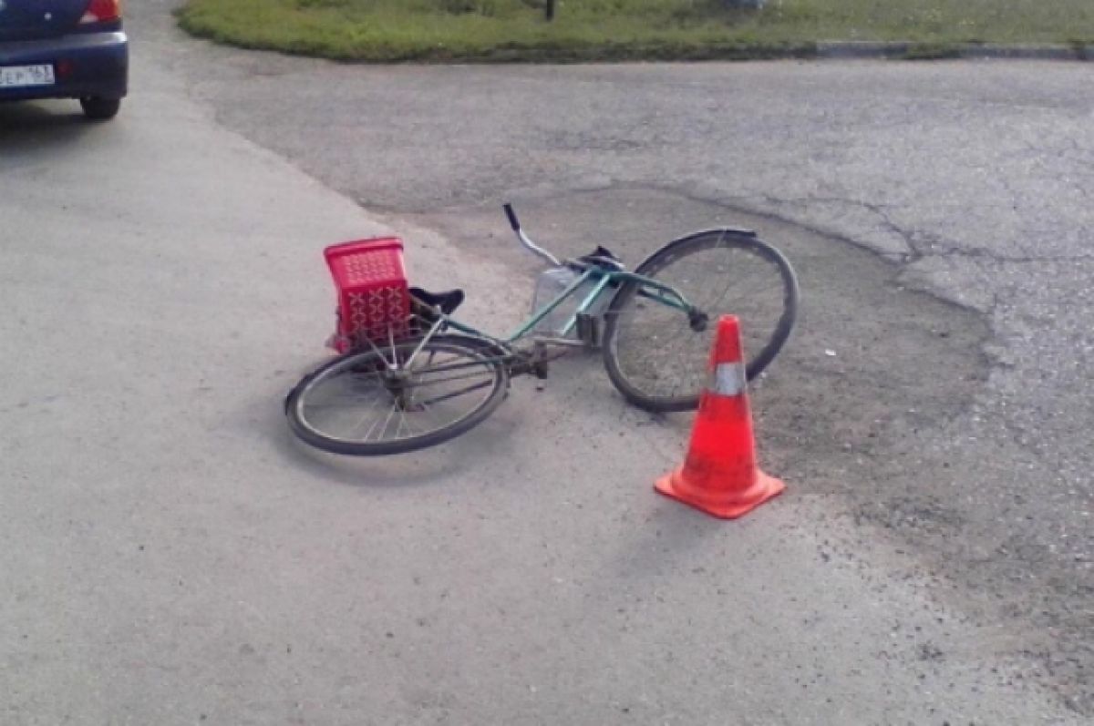 В Ростовской области подросток на велосипеде попал под грузовой фургон