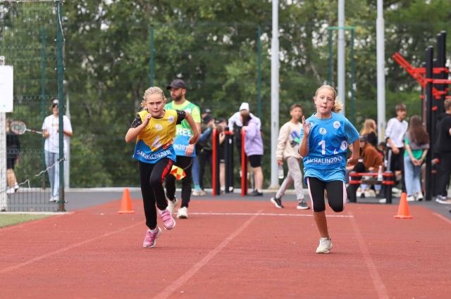 Дети соревновались в беге на 30 м.