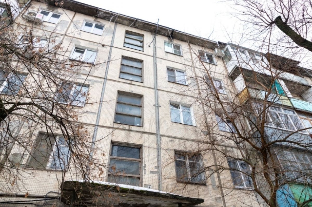 Большинство жильцов аварийного дома в Кривошлыковском согласились съехать