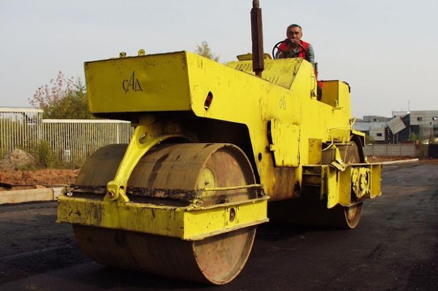 На ремонт дорог в Магадане выделили 98 млн рублей.
