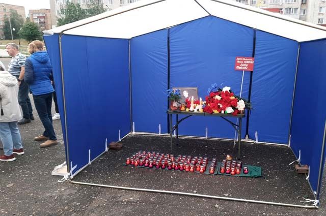 На месте гибели Виктора Фатеева печорцы организовали стихийный мемориал.