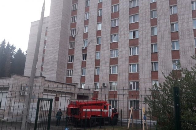 15 человек эвакуированы из горящей высотки в Ижевске