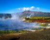 В осенний период Камчатка наполнена особыми красками. На фотографии: озеро Хлоридное в кальдере вулкана Узон.