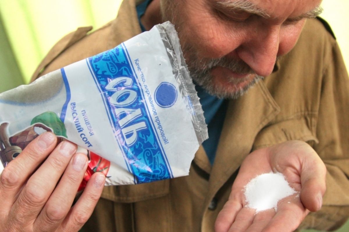 Диетолог предупредила о рисках употребления соли для сосудов