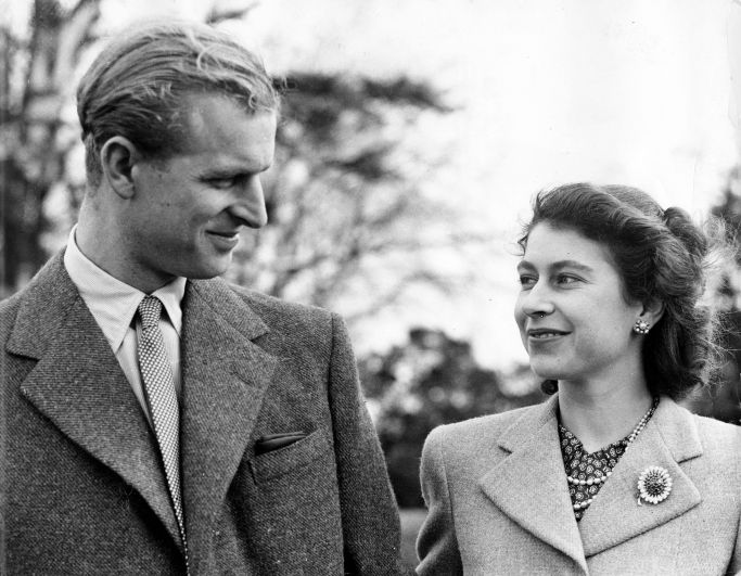 Принц Филипп и Елизавета II во время медового месяца в регионе Гэмпшир (Великобритания), 23 ноября 1947 года