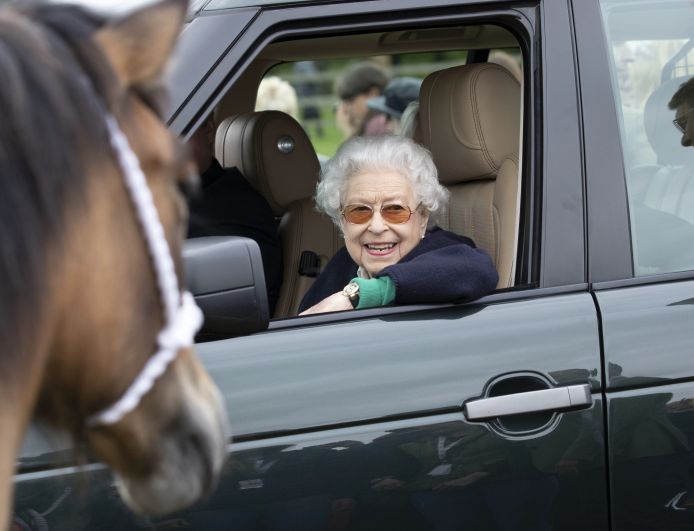 Елизавета II во время посещения Виндзорского королевского конного шоу, 2022 