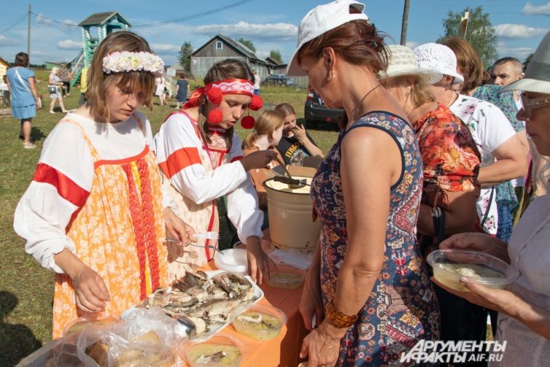 Промысла – посёлок, где моют золото и находят алмазы.