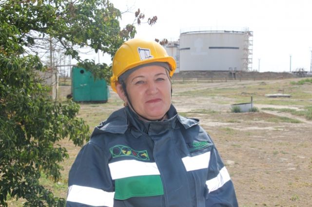Нина Кононенко добывает нефть уже 35 лет.