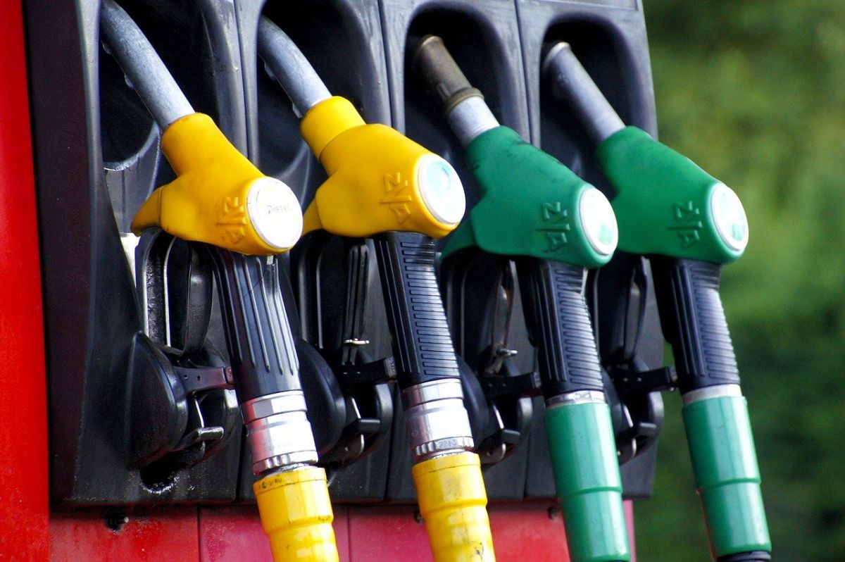 Эксперт рассказал, при каких условиях может вырасти цена на бензин в РФ