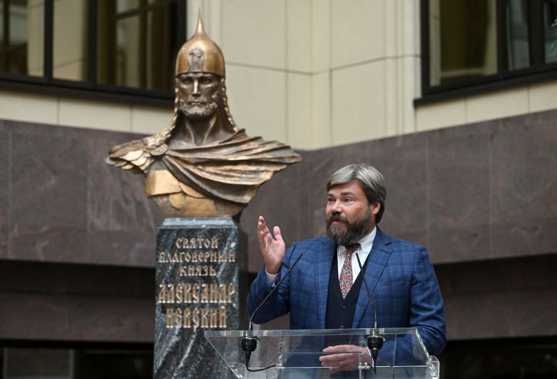 Председатель Совета директоров группы компаний «Царьград» Константин Малофеев на церемонии открытия памятника Александру Невскому скульптора Алексея Селиванова в атриуме 1-го корпуса Министерства иностранных дел России