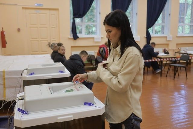 В этом году в Пскове можно было проголосовать и «по старинке», на участке, и дистанционно. 