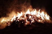 В Бузулукском районе пожарные потушили 300 «квадратов» горящего сена.
