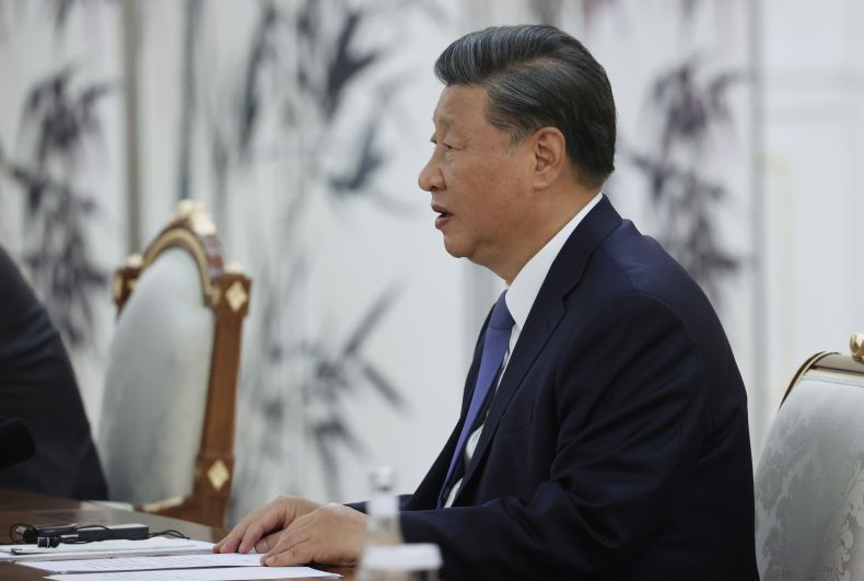 Председатель КНР Си Цзиньпин во время встречи с президентом РФ Владимиром Путиным на полях саммита Шанхайской организации сотрудничества (ШОС) в Самарканде