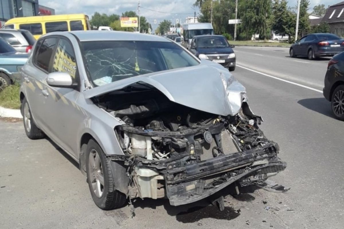 19-летний водитель Шкоды сбил пенсионерку на переходе в Брянске