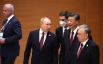 Президент РФ Владимир Путин и Председатель Китайской Народной Республики Си Цзиньпин (слева направо) перед началом заседания Совета глав государств-членов ШОС в расширенном составе. 