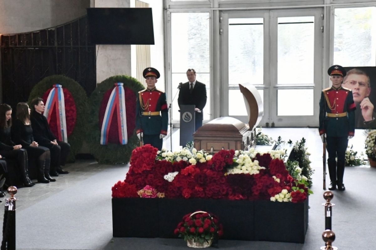 В Москве проходят похороны главного редактора КП Владимира Сунгоркина