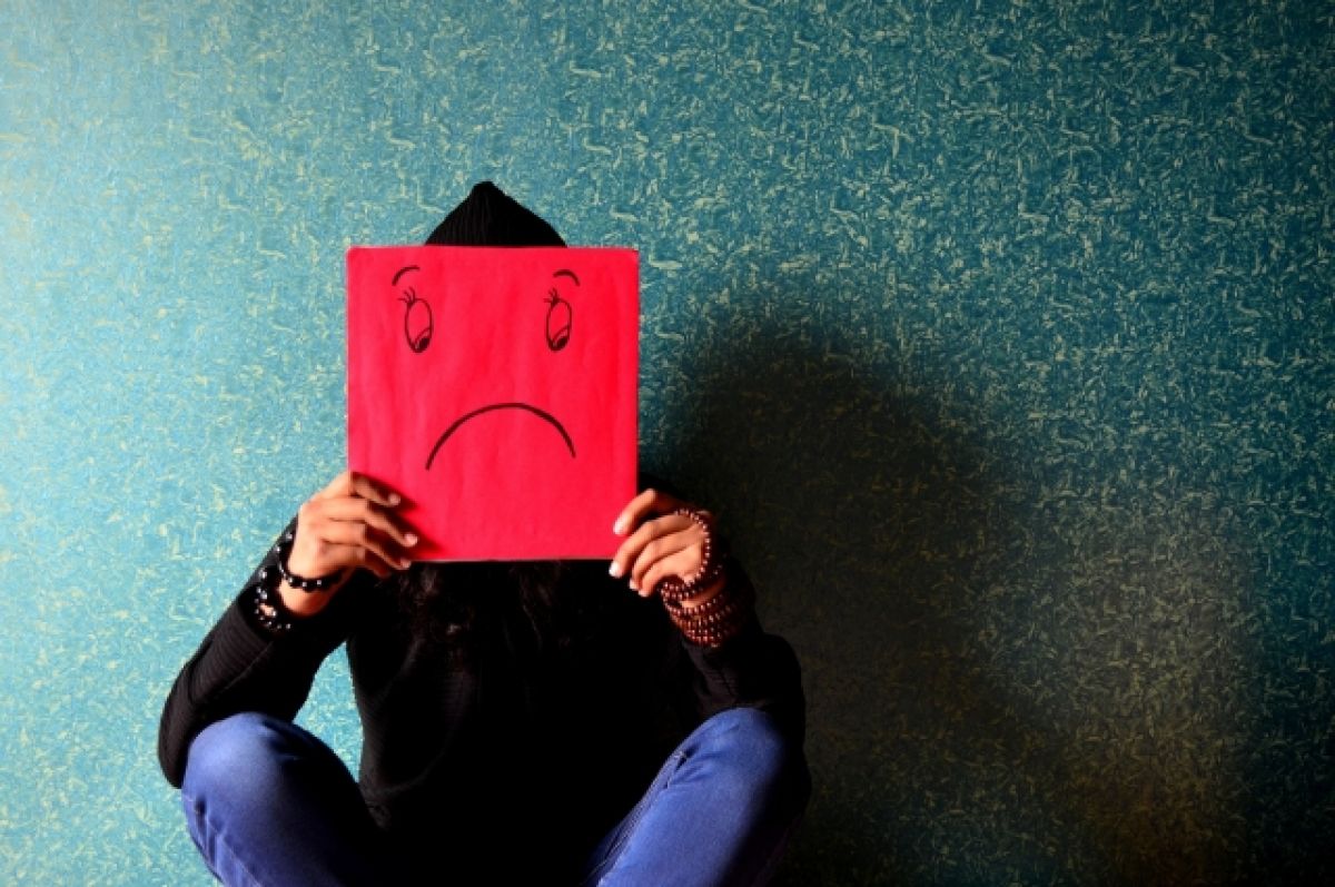 Психолог рассказал, какие люди чаще сталкиваются с осенней депрессией