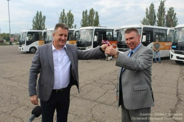 Вологодская область подарила подшефному городу новые автобусы
