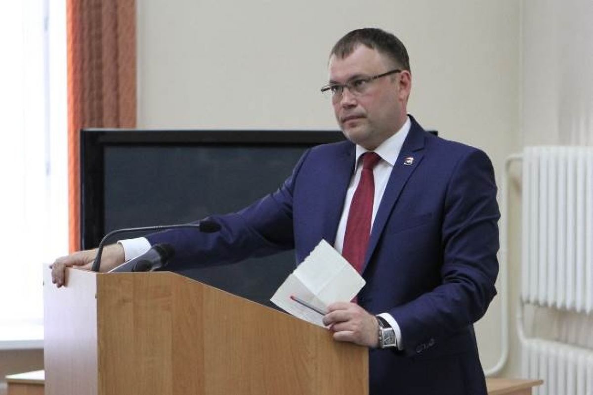 Депутаты кемеровского горсовета приняли отставку главы города Ильи Середюка