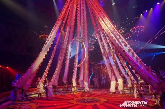 В Пермском цирке — яркое шоу «Бурлеск».