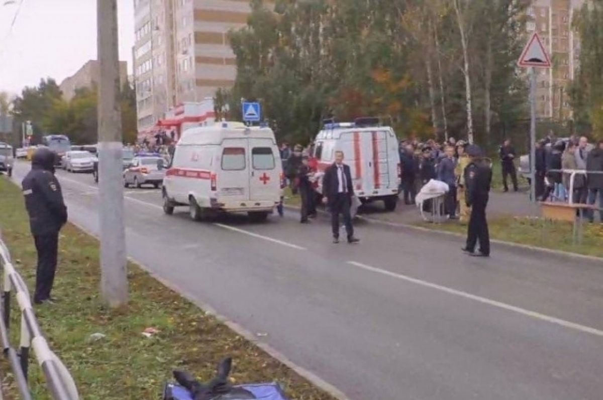 Число жертв стрельбы в школе в Ижевске увеличилось до 13 человек