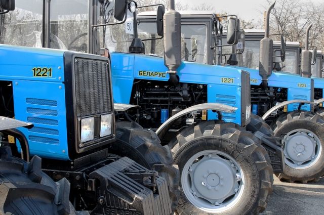 Своё Фермерство и РСХБ-лизинг предложат специальные условия на покупку тракторов МТЗ.