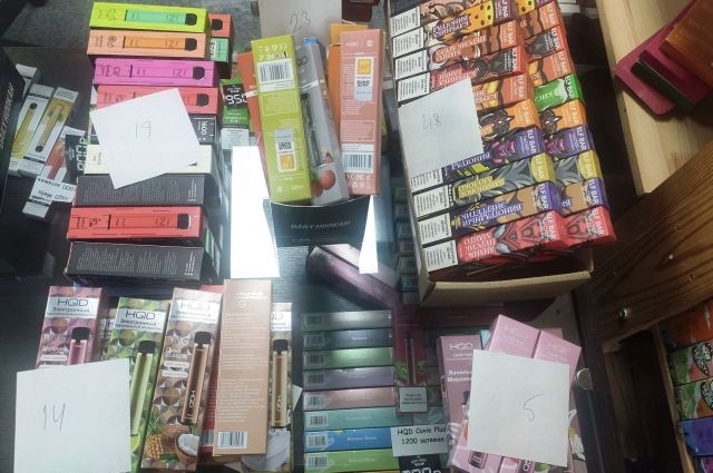 В  табачных магазинах Красноярска изъяли 1299 электронных сигарет китайского производства без обязательной маркировки знаком ЕАС.
