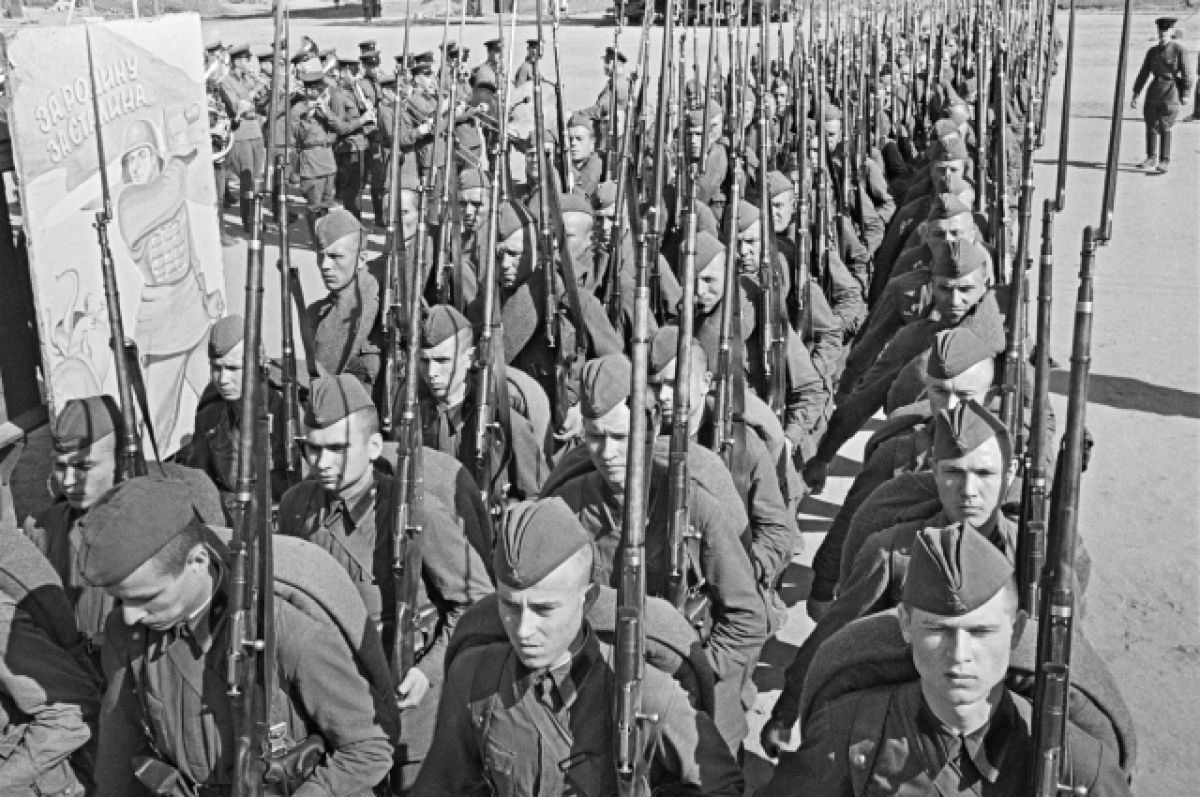 Тяжело, страшно, но надо. История мобилизации 1941 года | История |  Общество | Аргументы и Факты