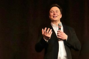 Компания Tesla получила немецкую антипремию «Запечатанная устрица»