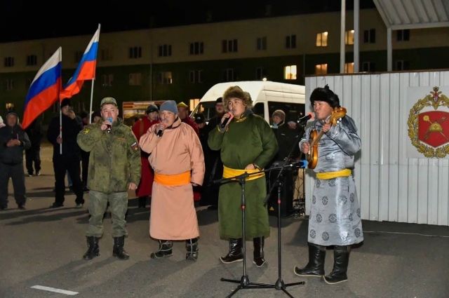 Мобилизованные будут распределены в воинские подразделения на территории Новосибирска для сборов и обучения. 