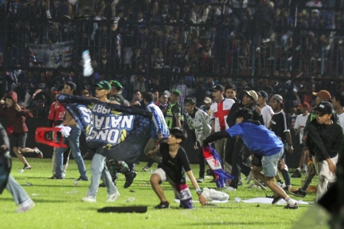 СМИ: число погибших на стадионе в Индонезии увеличилось до 174