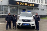 на фото сотрудники отдельного батальона ППСП Управления МВД России по г. Тольятти старшина полиции Александр Коннов, лейтенант полиции Игорь Беляев, сержант полиции Наталья Колпакова