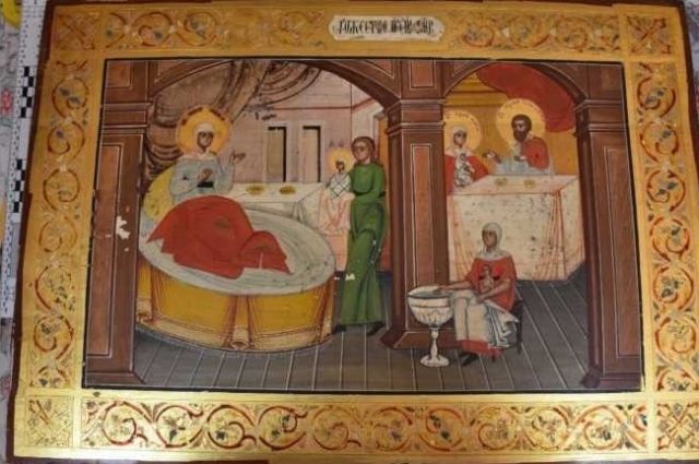 Интерпол разыскивает в России владельцев старинных православных икон и книги.