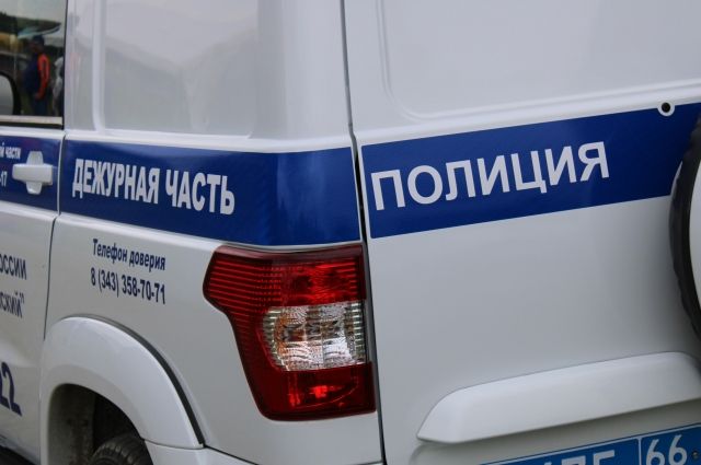 Сегодня вечером, 4 октября, загорелся автобус рядом с остановкой «Октябрьский мост».