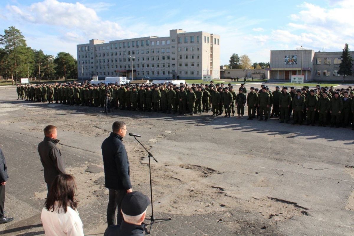 Владимирский и курский губернаторы посетили мобилизованных бойцов в Коврове