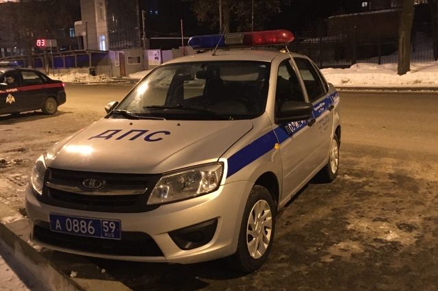 Нетрезвый водитель опрокинул автомобиль BMW при попытке скрыться от красноярской полиции.