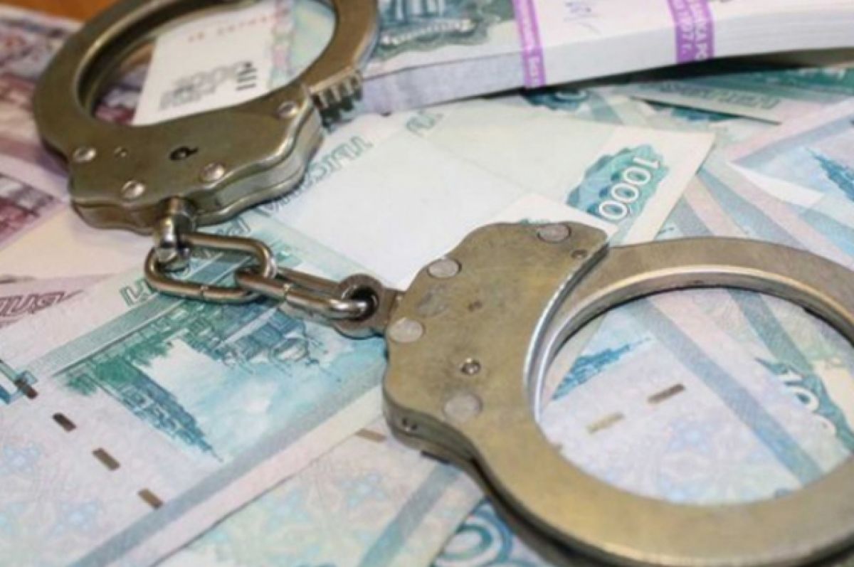 Главбух бийской школы похитила более 1 млн рублей, завышая себе зарплату
