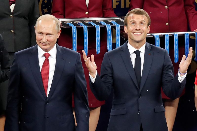 15 июля 2018 г. Президент России вместе с президентом Франции Э. Макроном и другими зарубежными лидерами посетил финал Чемпионата мира по футболу в Москве. 