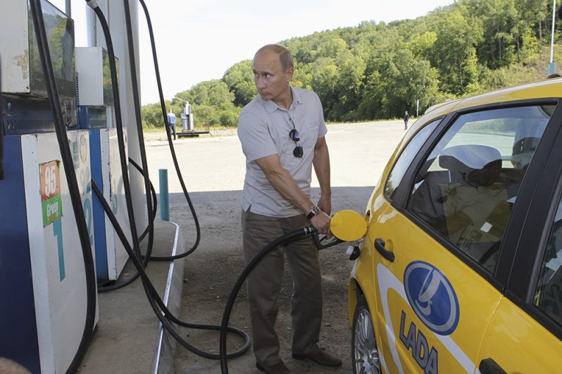 27 августа 2010 г. Премьер Путин отправился из Хабаровска в поездку по федеральной трассе М-58 («Амур») до Читы за рулём жёлтой Lada Kalina.   
